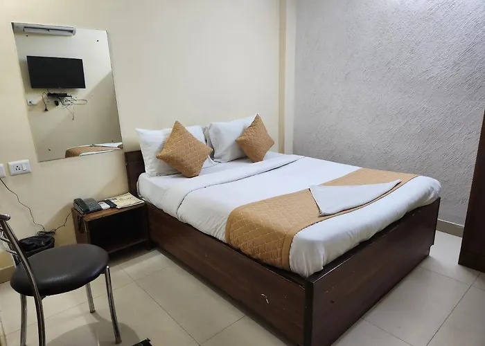 Hotel Cozy Cave Near Igi Airport Delhi